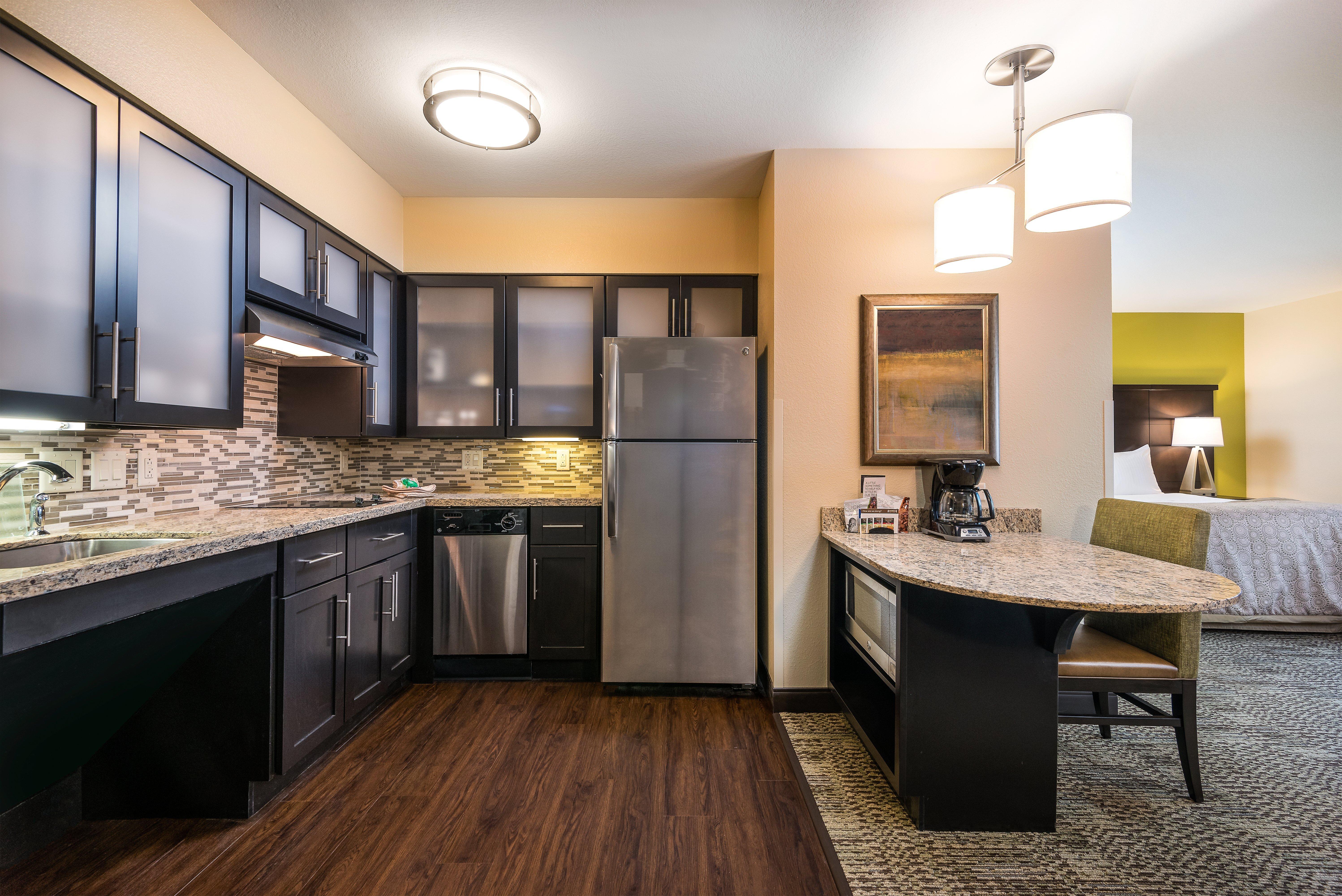 Staybridge Suites Eau Claire - Altoona By Ihg Экстерьер фото