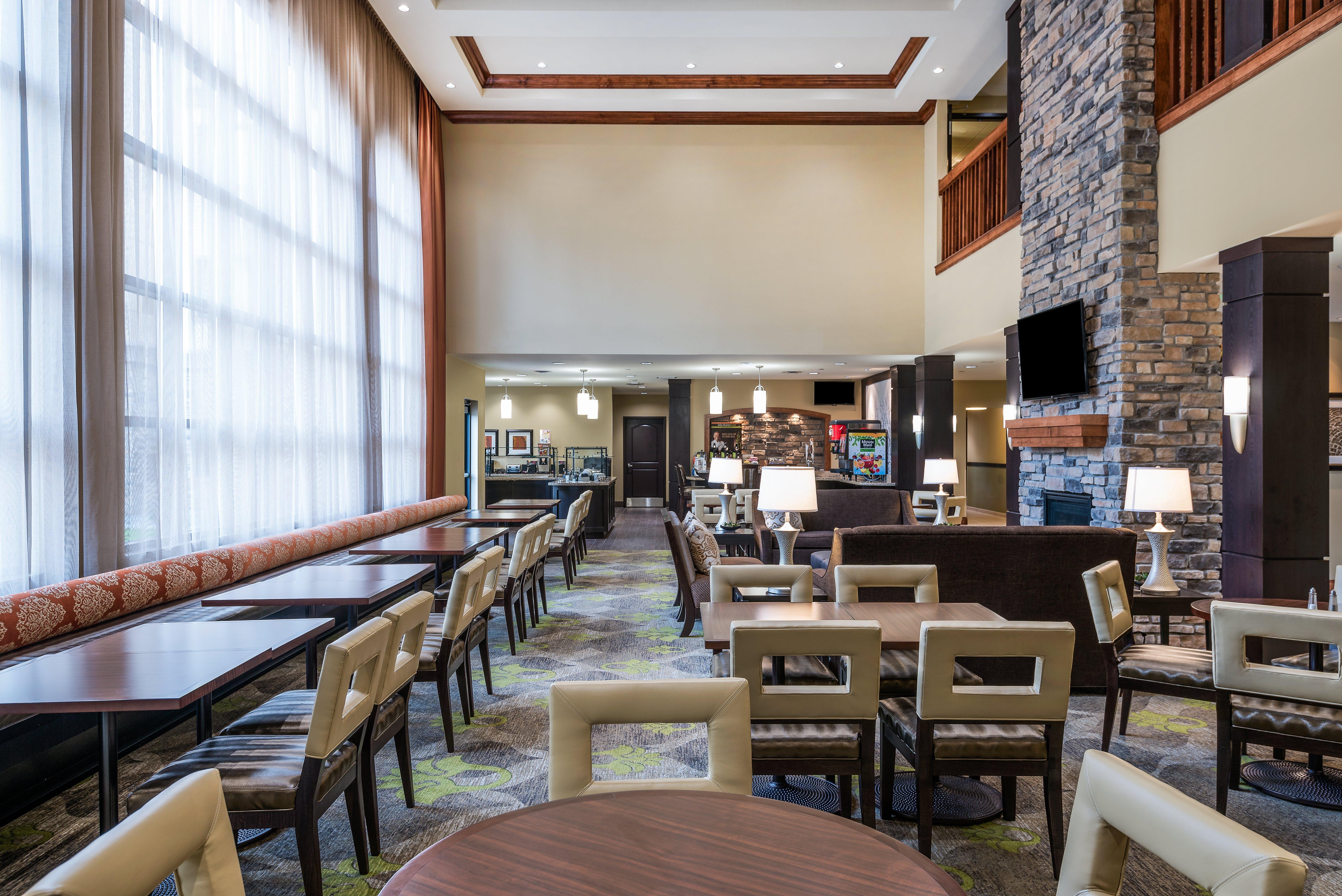 Staybridge Suites Eau Claire - Altoona By Ihg Экстерьер фото