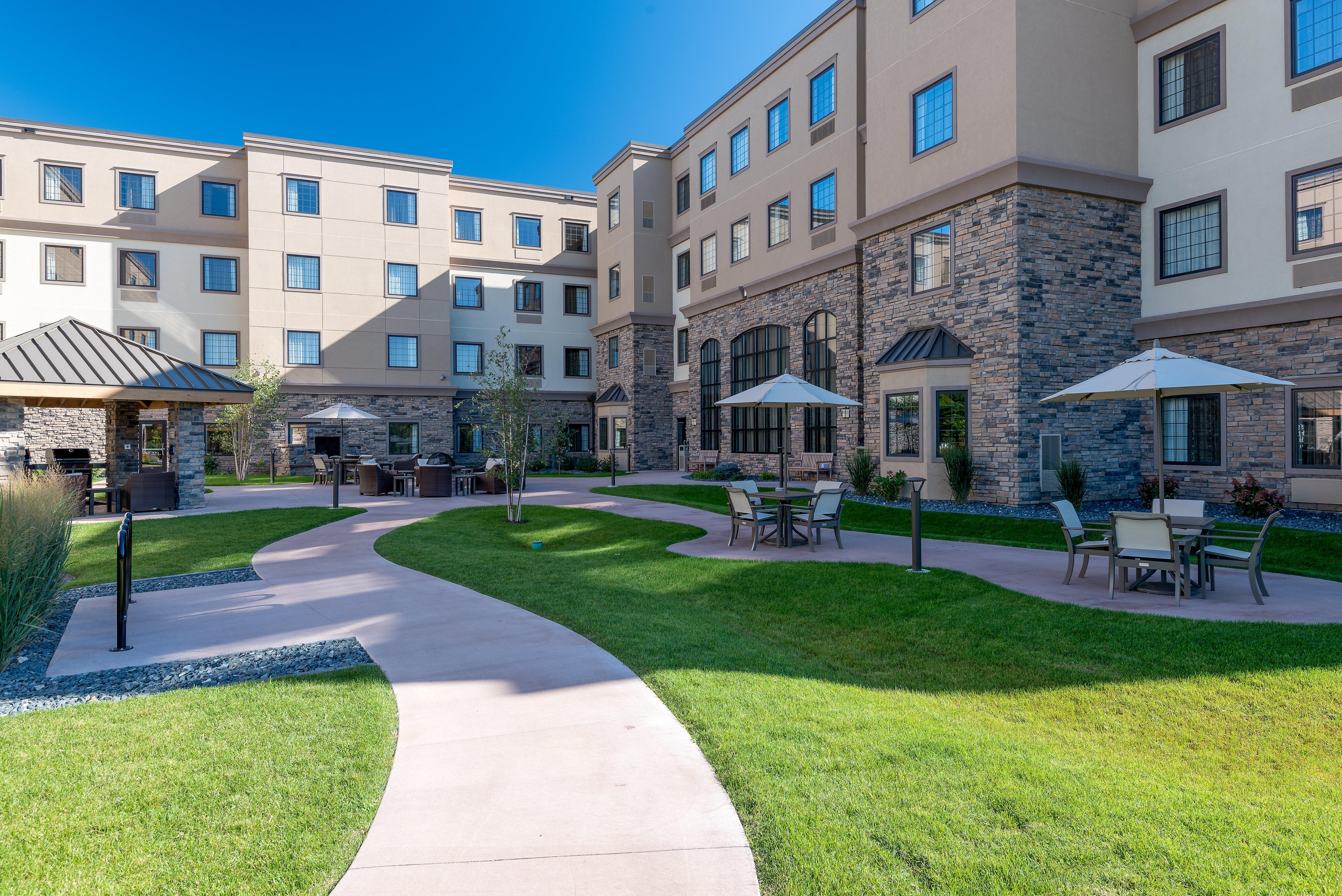 Staybridge Suites Eau Claire - Altoona By Ihg Экстерьер фото