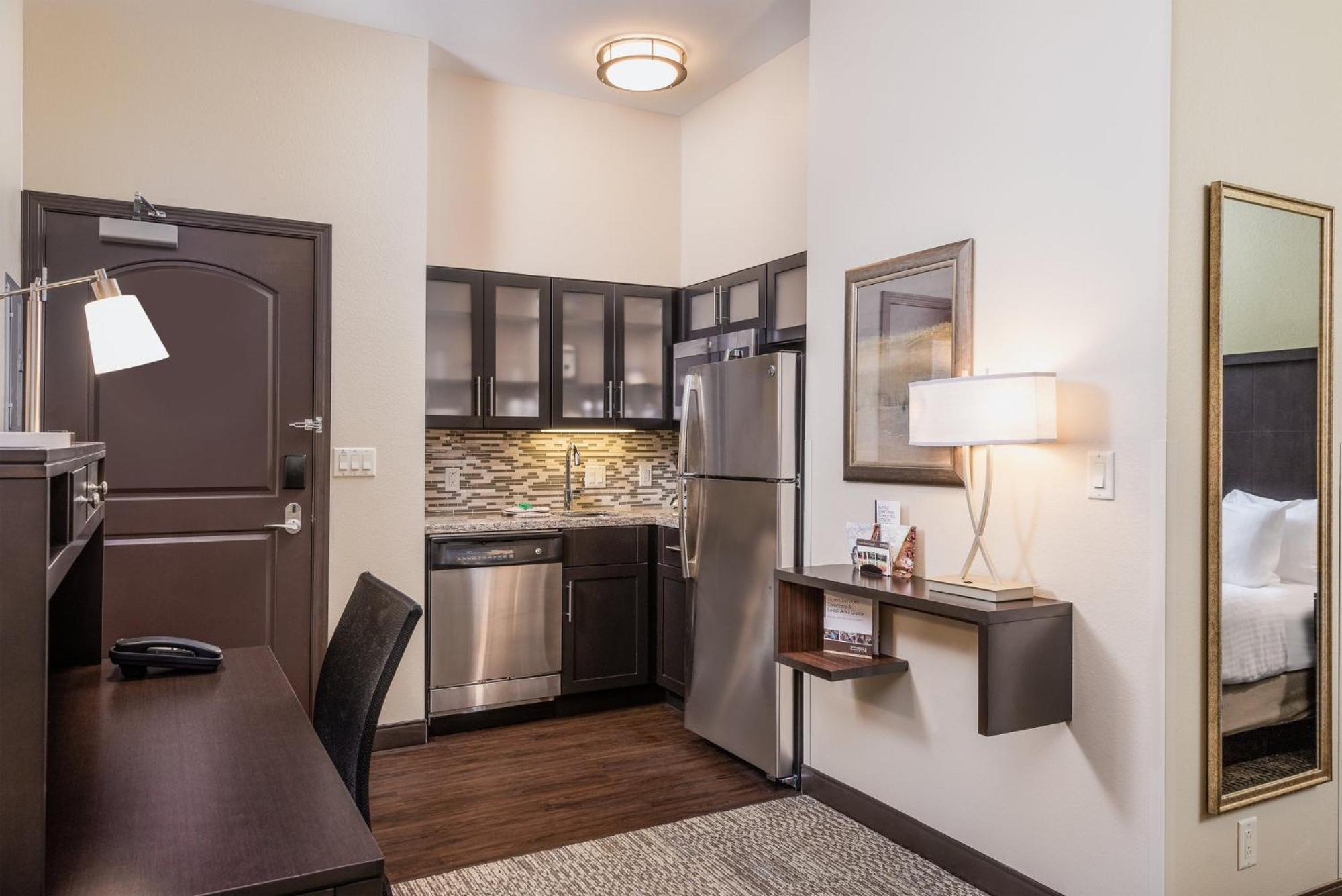 Staybridge Suites Eau Claire - Altoona By Ihg Экстерьер фото